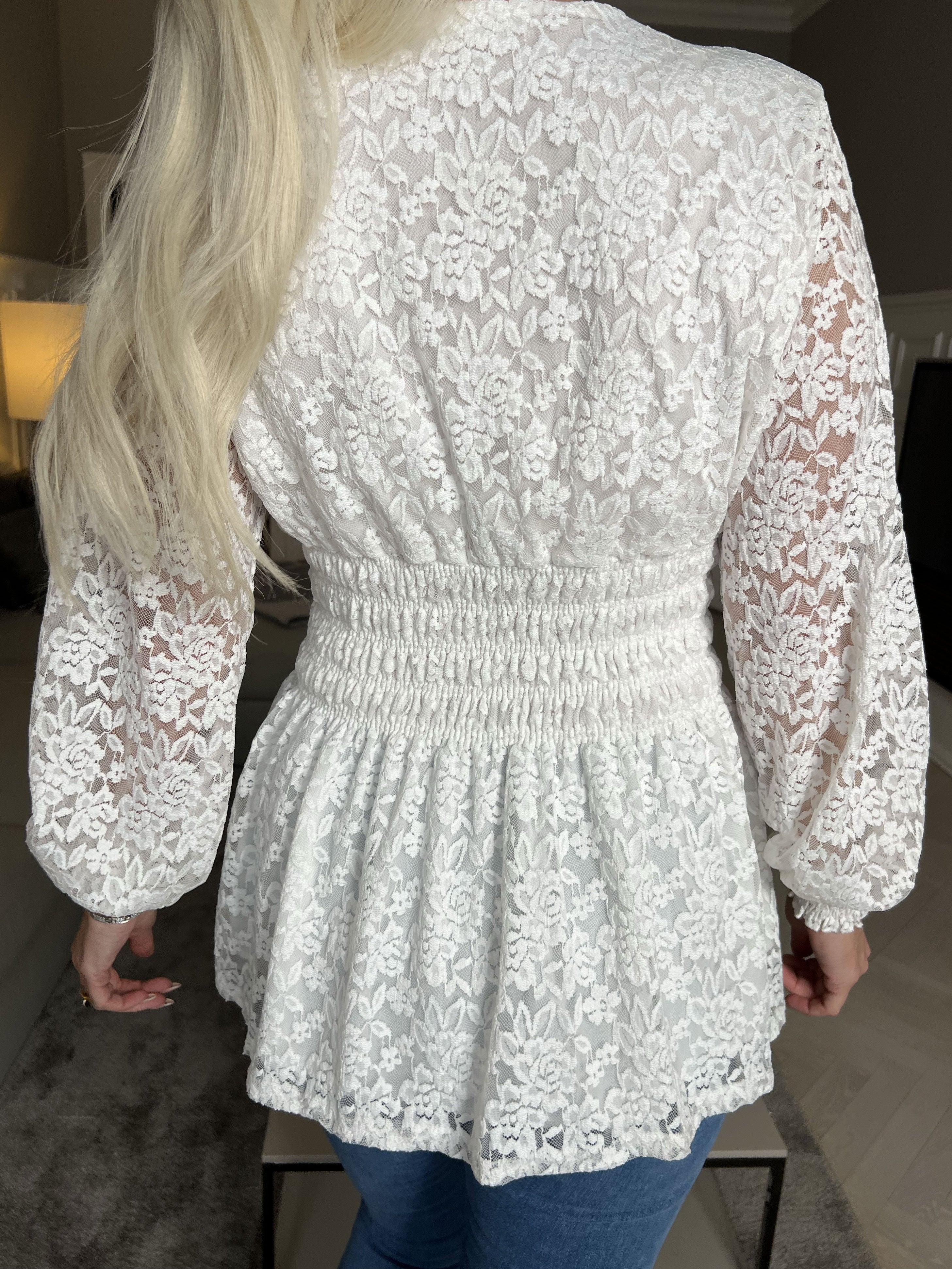 Pams Lace Shirt L/S - Blus med elastisk spets och lång ärm